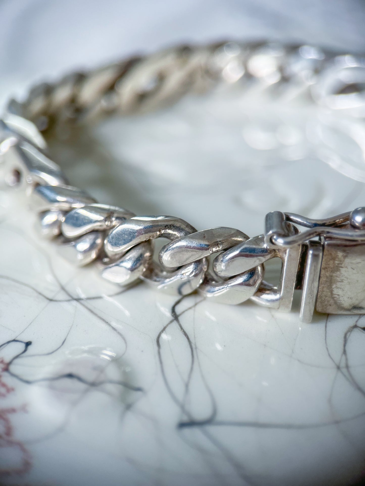 Vintage Super Chunky Figaro Chain Sterling Silver 8.5 Inch Bracelet, circa 1990s