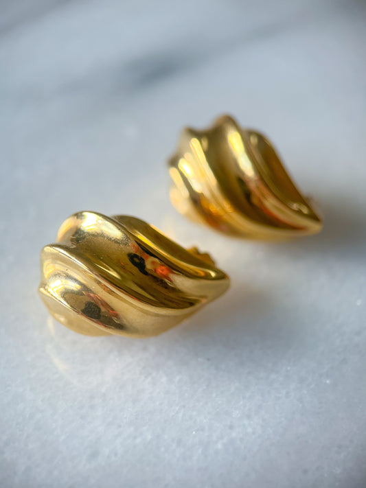 Vintage Puffy Ribbed Tear Drop 14k Yellow Gold Stud Earrings