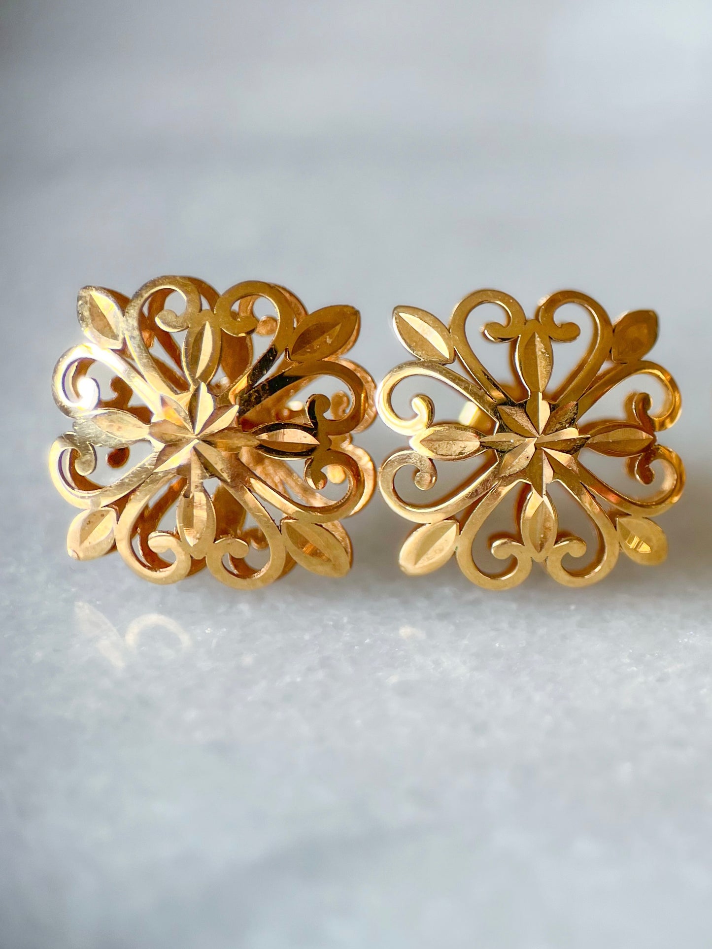 Vintage Square Floral 14k Yellow Gold Stud Earrings
