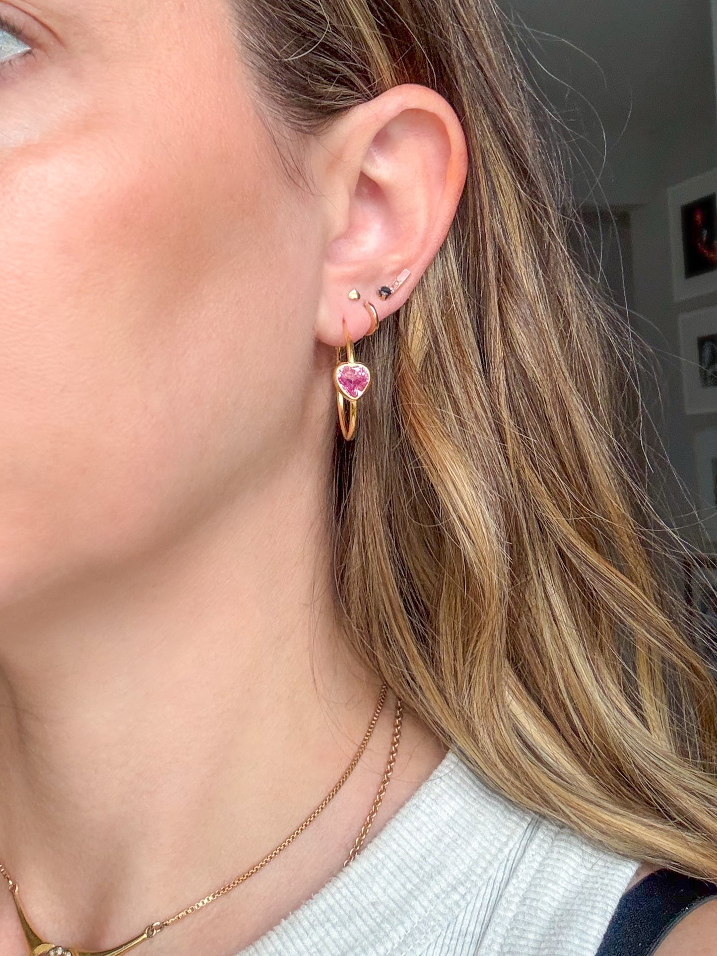Vintage 18k Yellow Gold Thin Tube Hoops with Pink Heart Stones