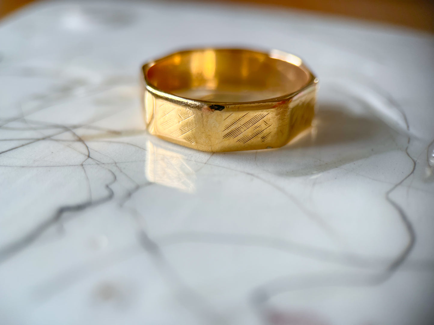 Vintage 14k Yellow Gold Etched Band