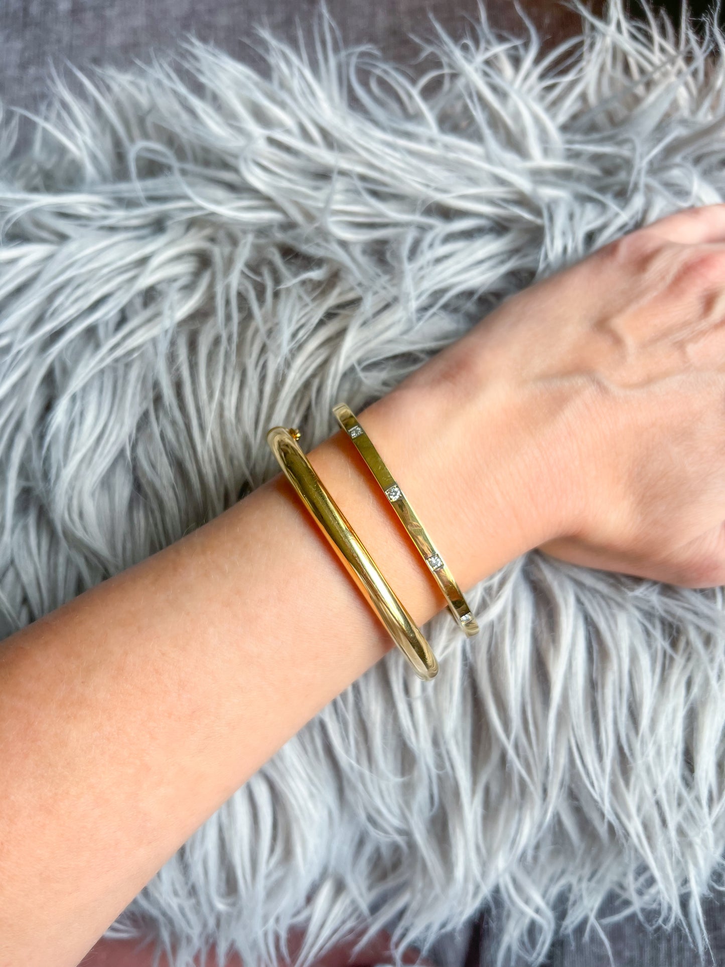 Vintage Square Bangle with Natural Diamonds in 18k Yellow Gold