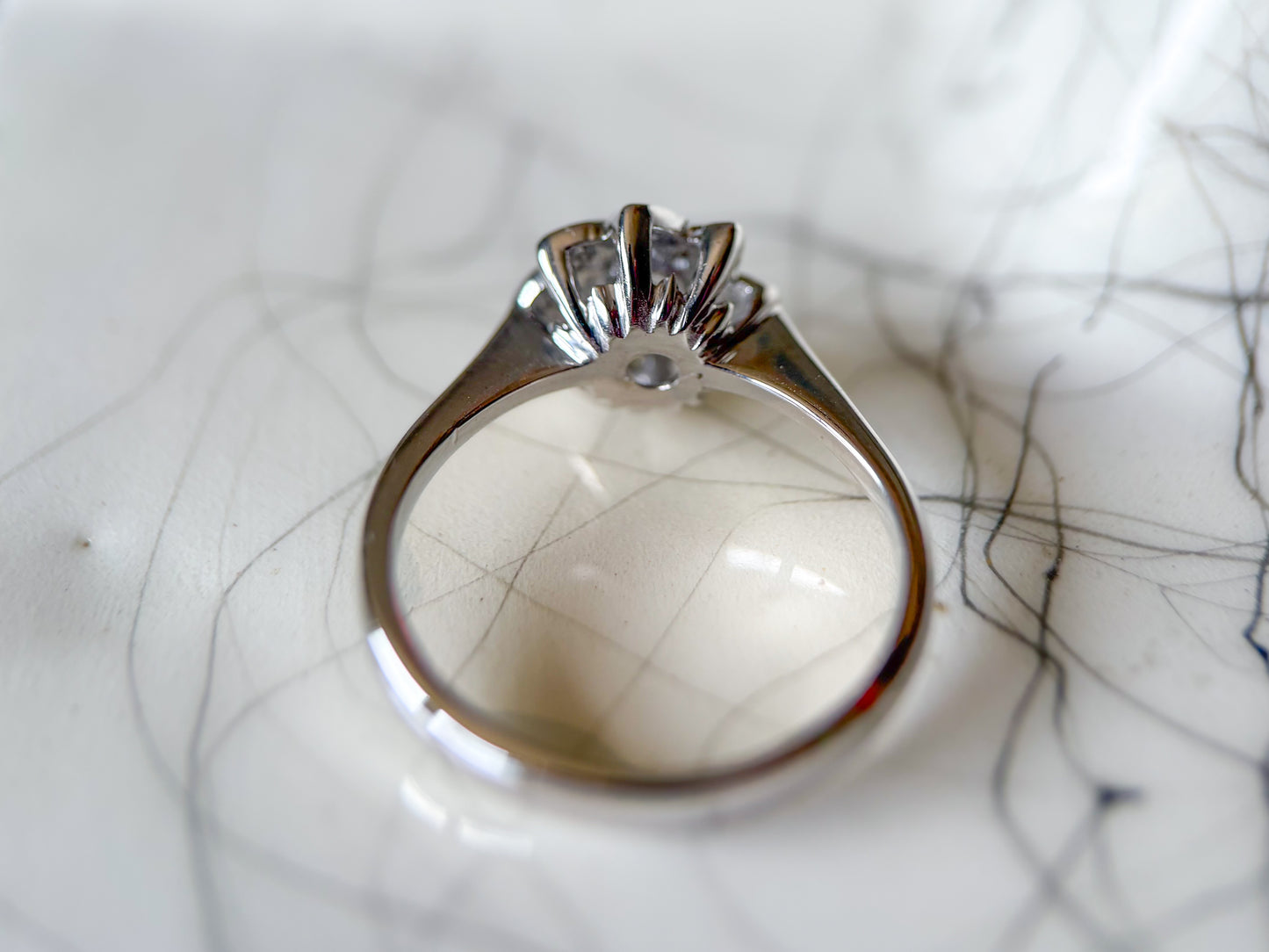 Vintage Flower Natural Diamond 18k White Gold Ring