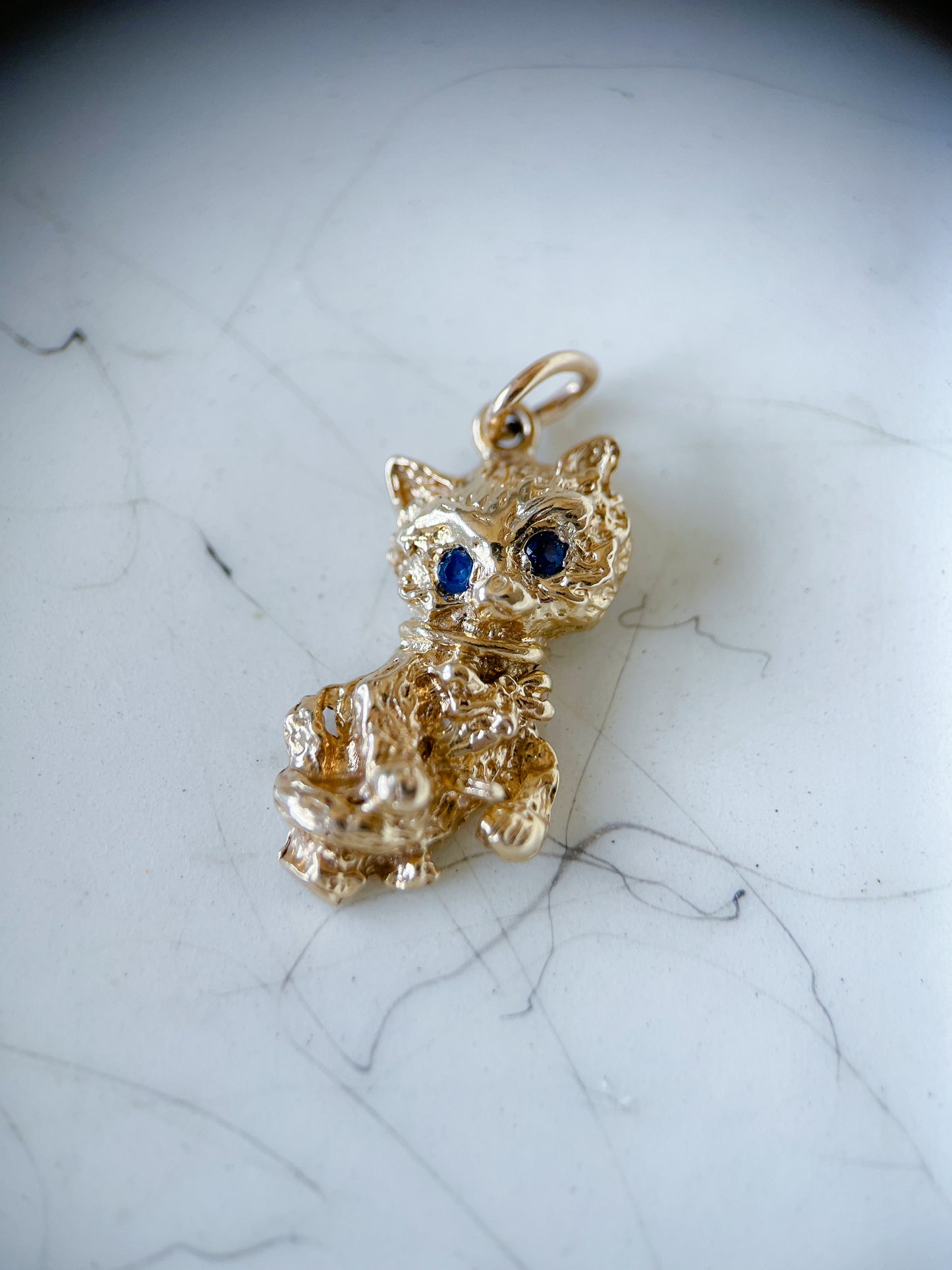 Vintage Cat with Synthetic Sapphire Eyes in 14k Yellow Gold Charm