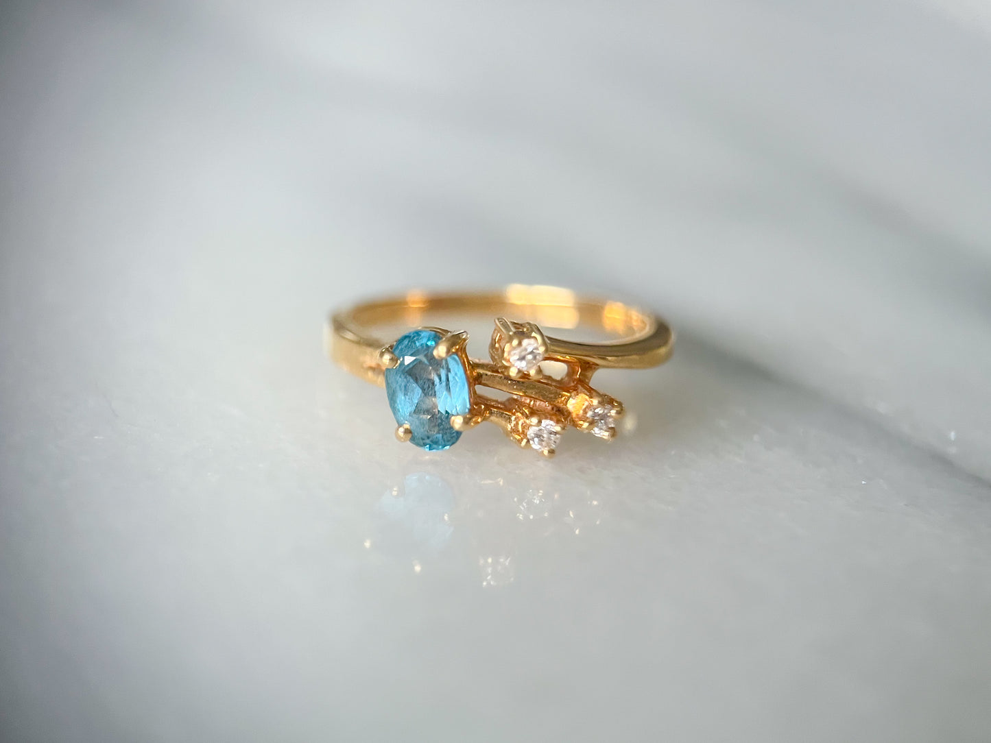 Vintage Natural Aquamarine and Natural Diamond 14k Yellow Gold Ring