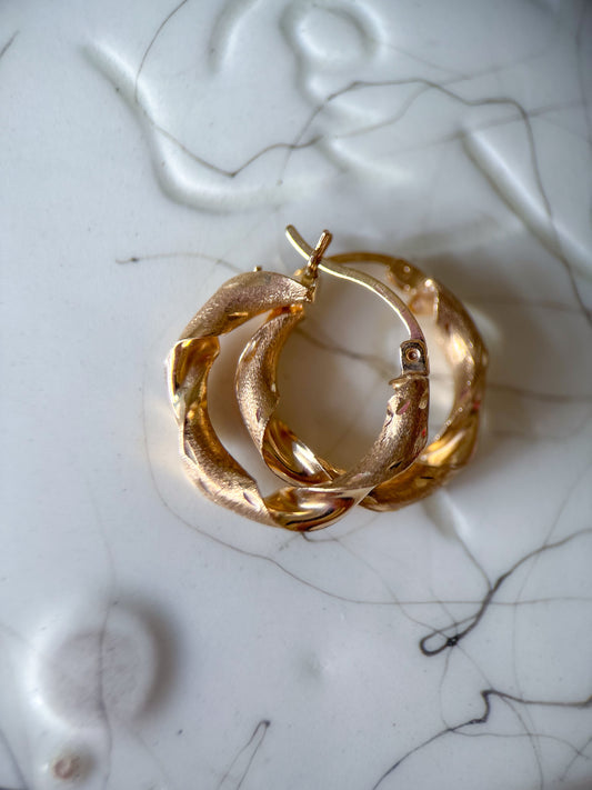 Vintage Twist 10k Yellow Gold Hoop Earrings