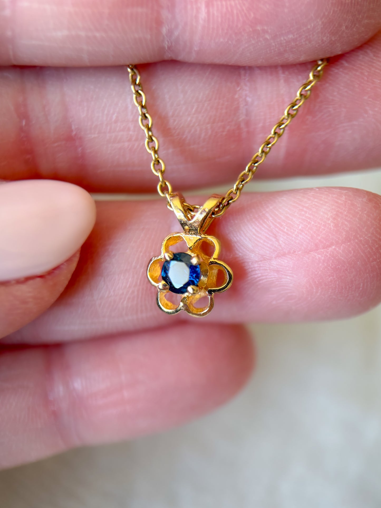 Vintage Natural Sapphire Flower 14k Yellow Gold Charm