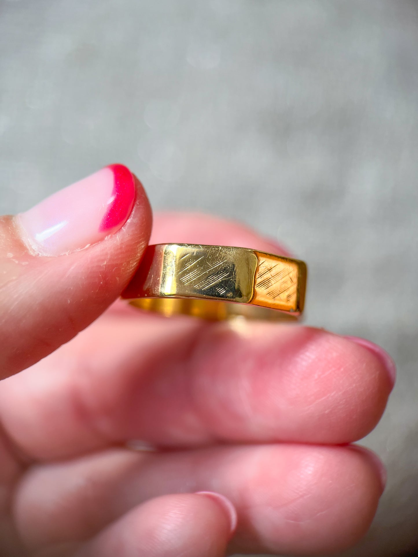 Vintage 14k Yellow Gold Etched Band