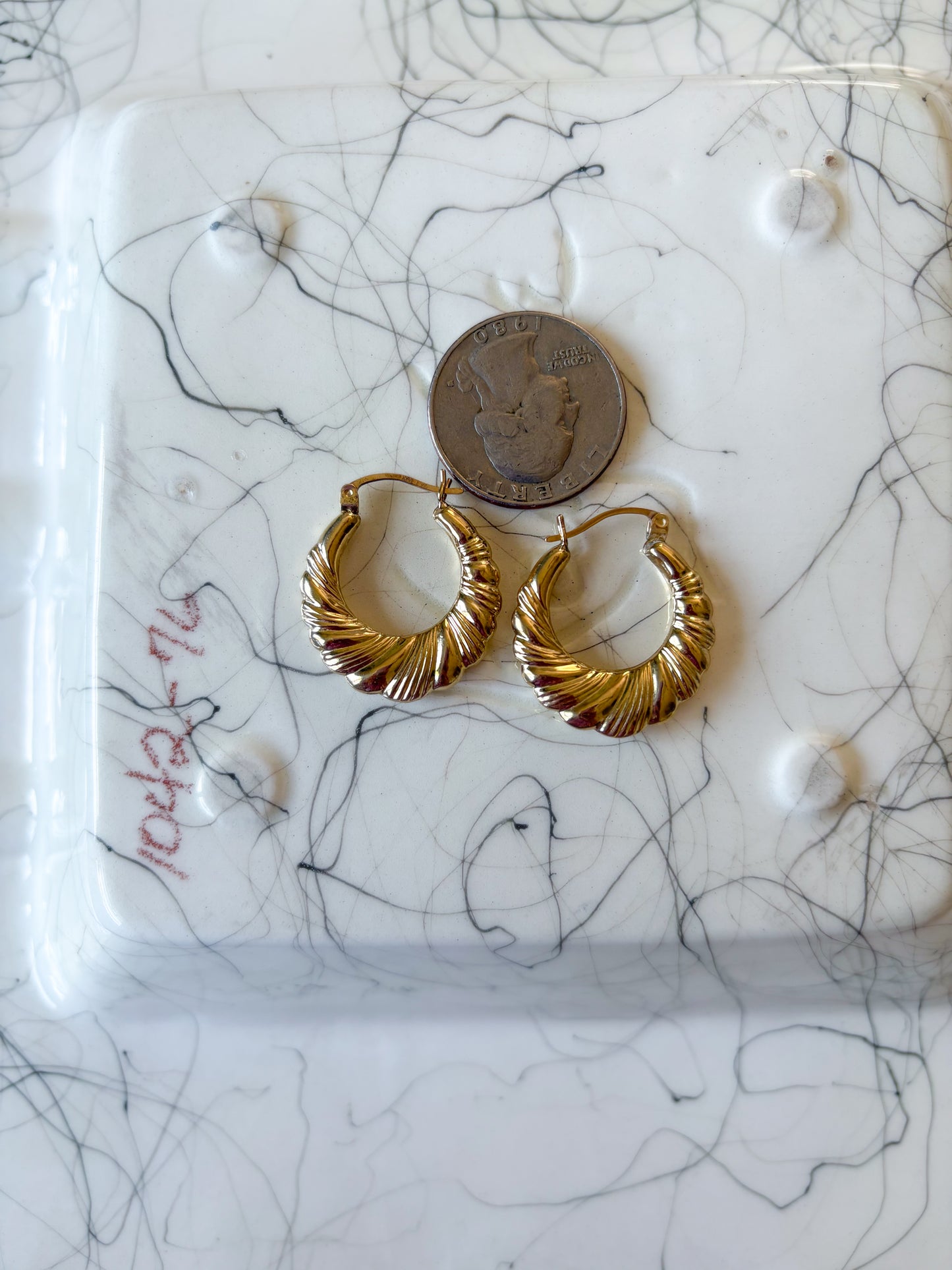 Vintage Scalloped 10k Yellow Gold Hoop Earrings