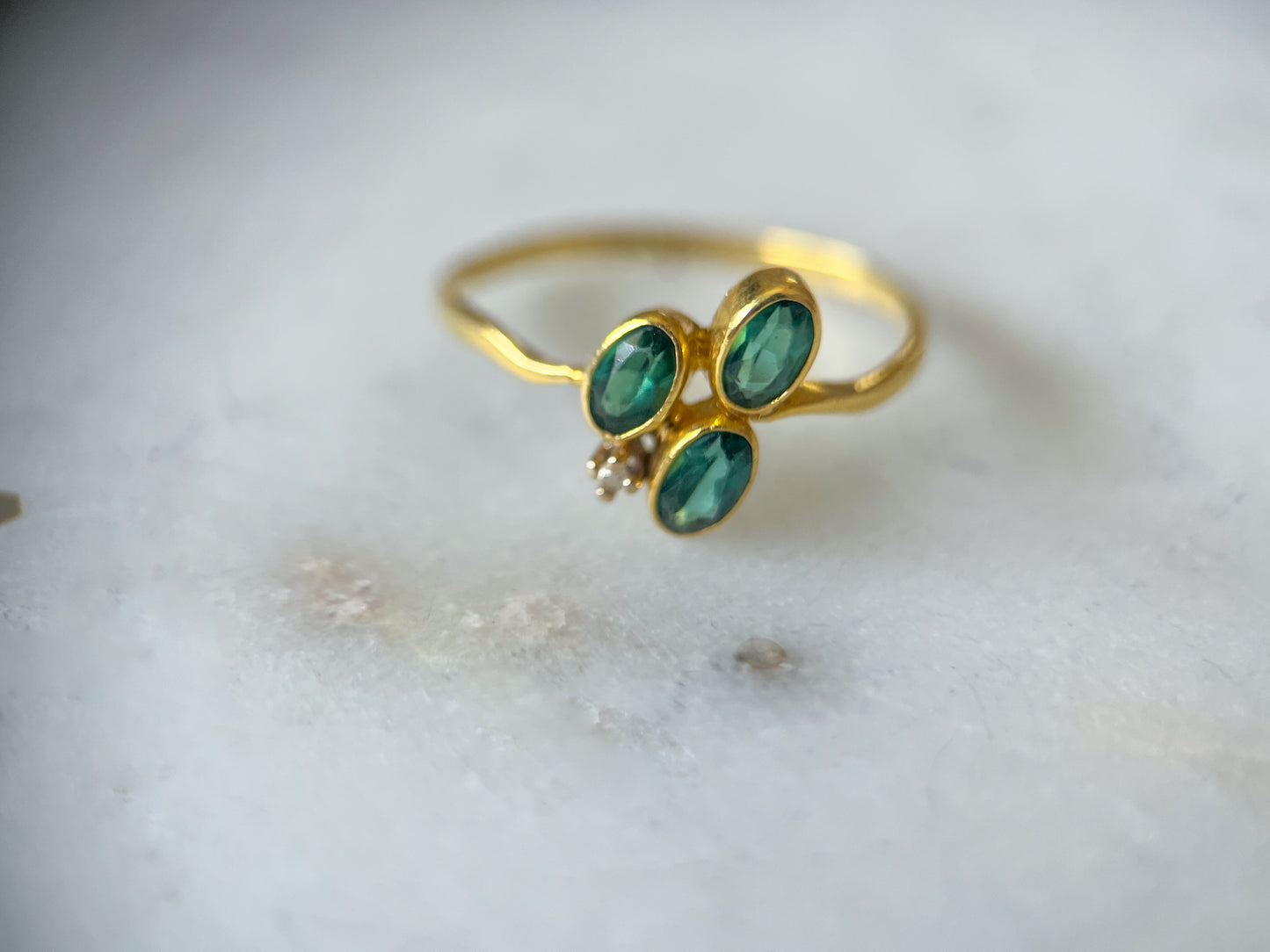 Vintage Oval Natural Emerald and Natural Diamond 18k Yellow Gold Ring