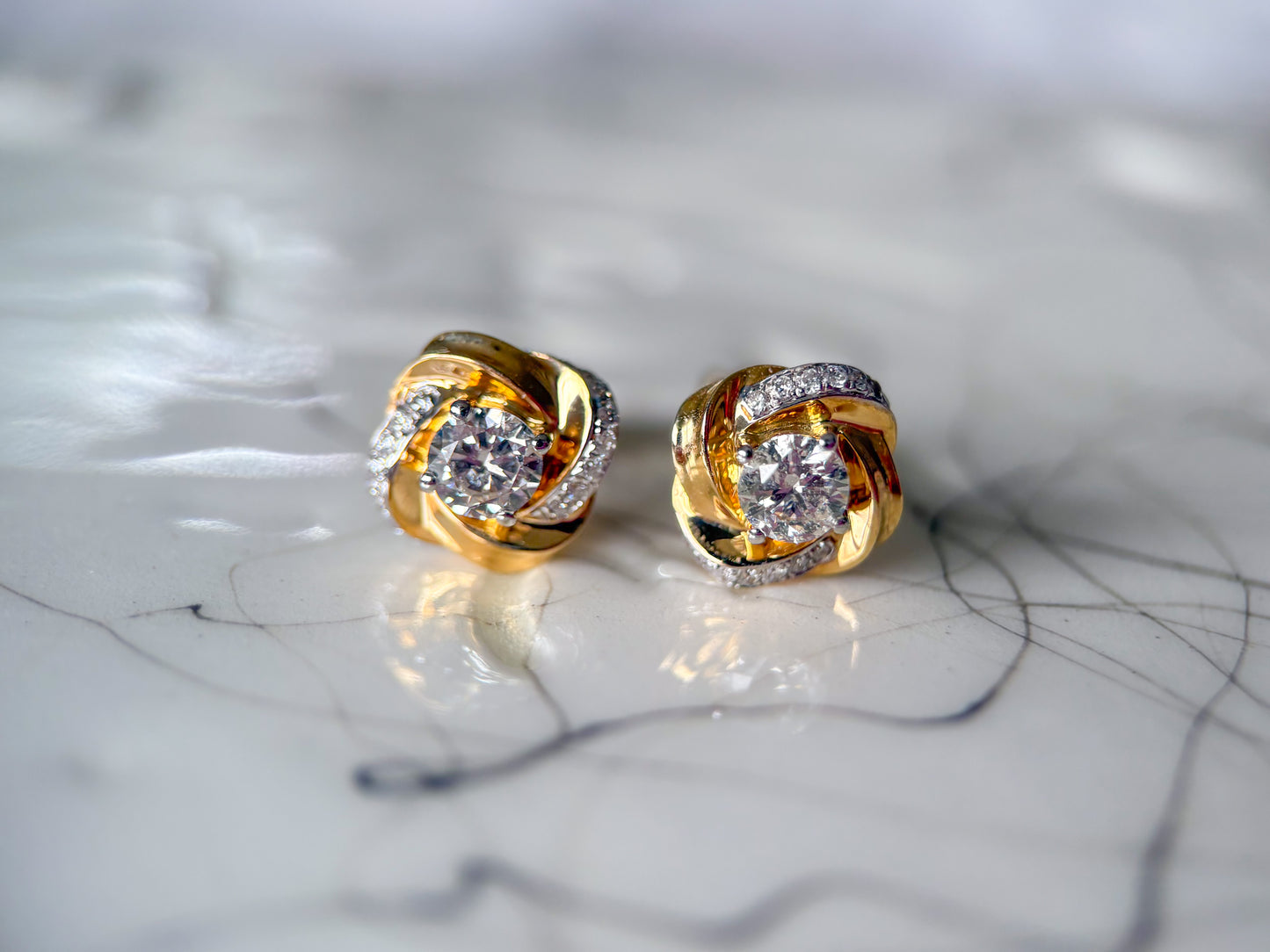 Natural Diamond 14k Yellow Gold Knot Stud Earrings