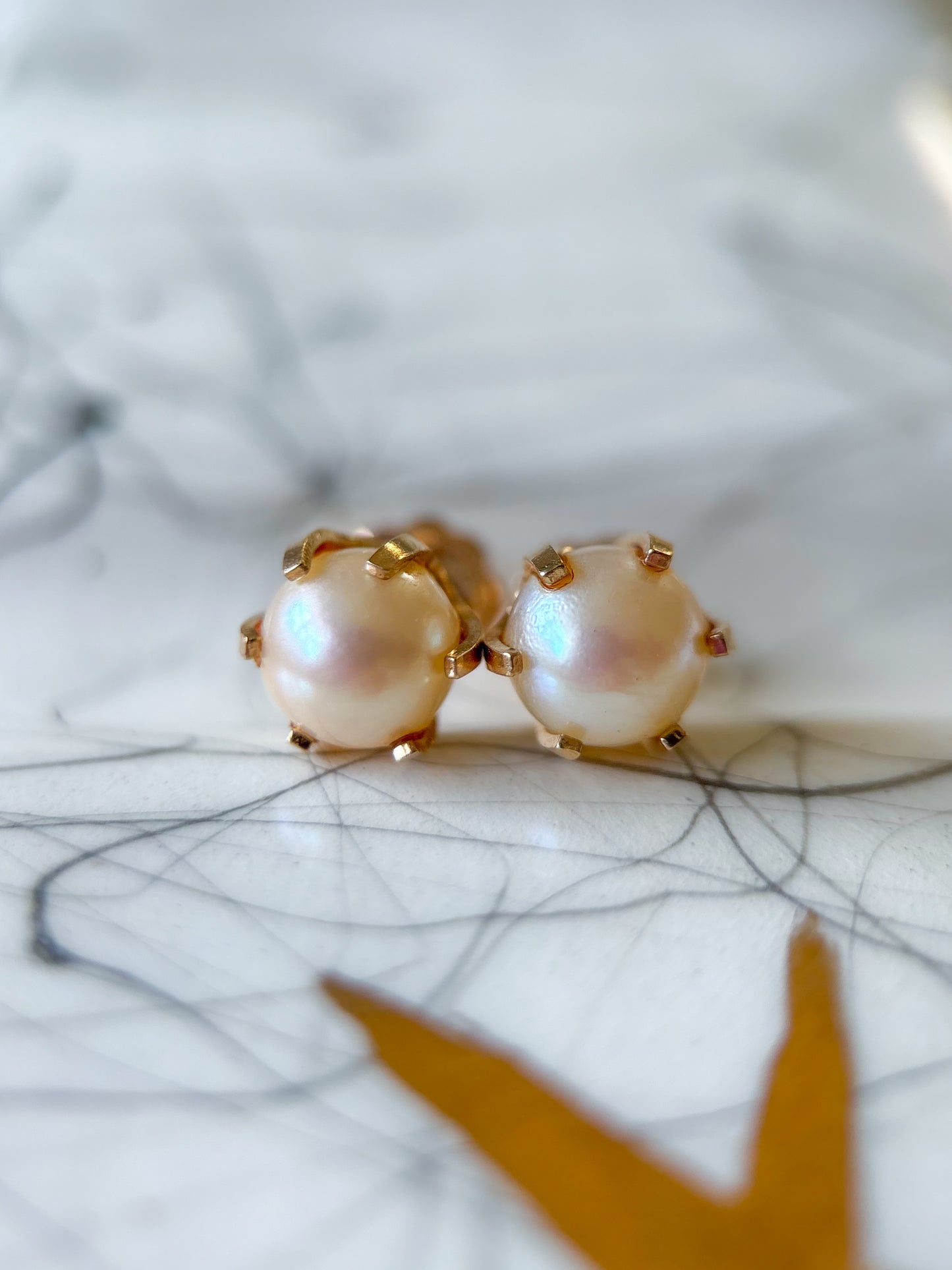 Vintage Pearl Stud 14k Yellow Gold Earrings
