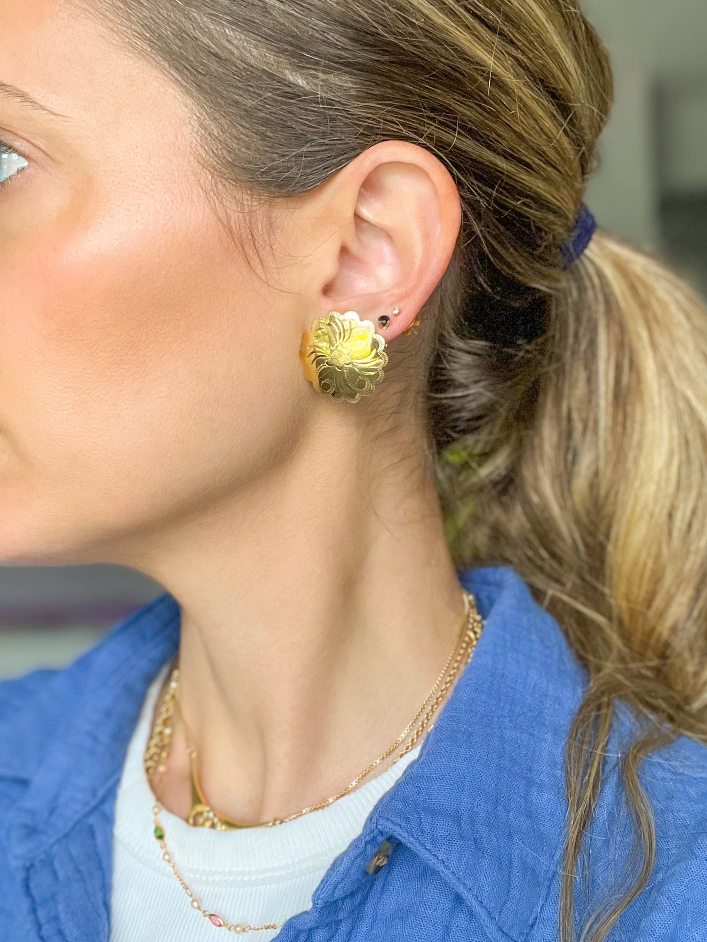 Vintage Scalloped Flat 14k Yellow Gold Stud Earrings