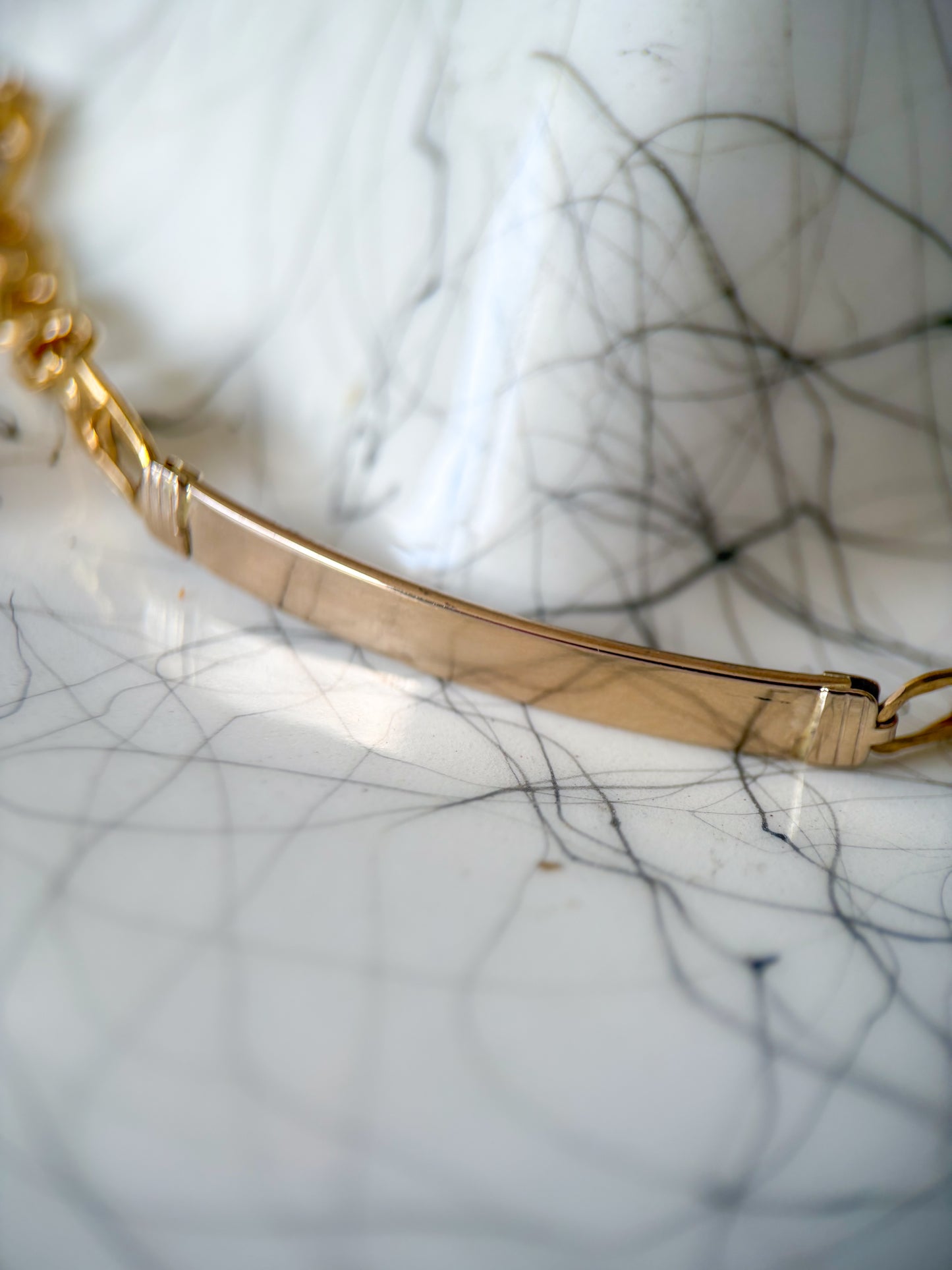 Vintage 18k Yellow and White Gold, Two Toned ID 7.5 Inch Bracelet