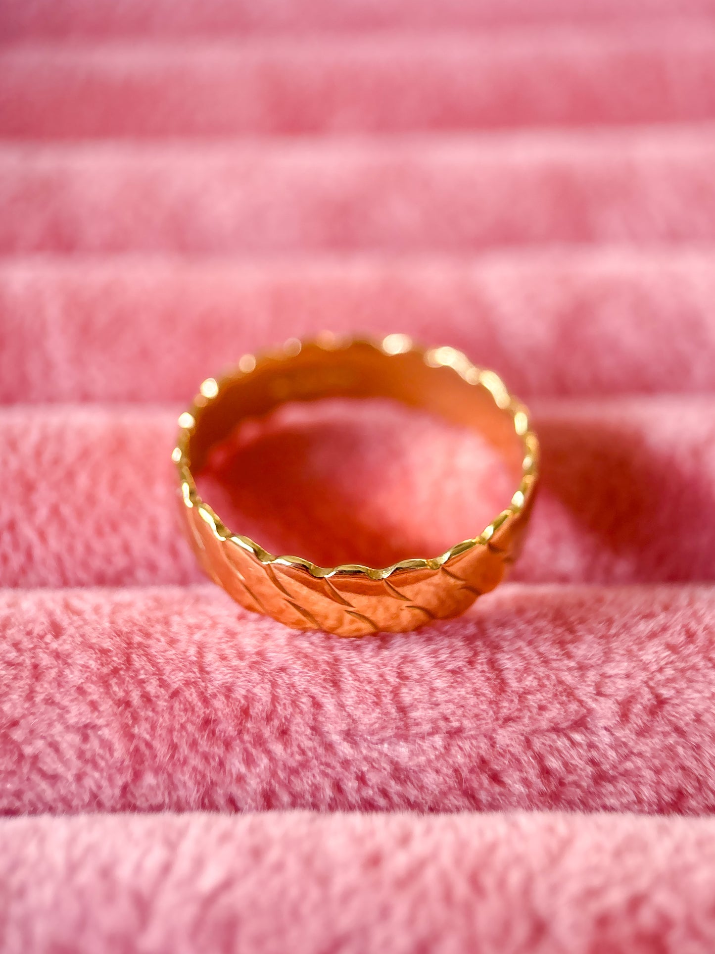 Vintage Wavy 14k Yellow Gold Band Ring, Size 9 3/4