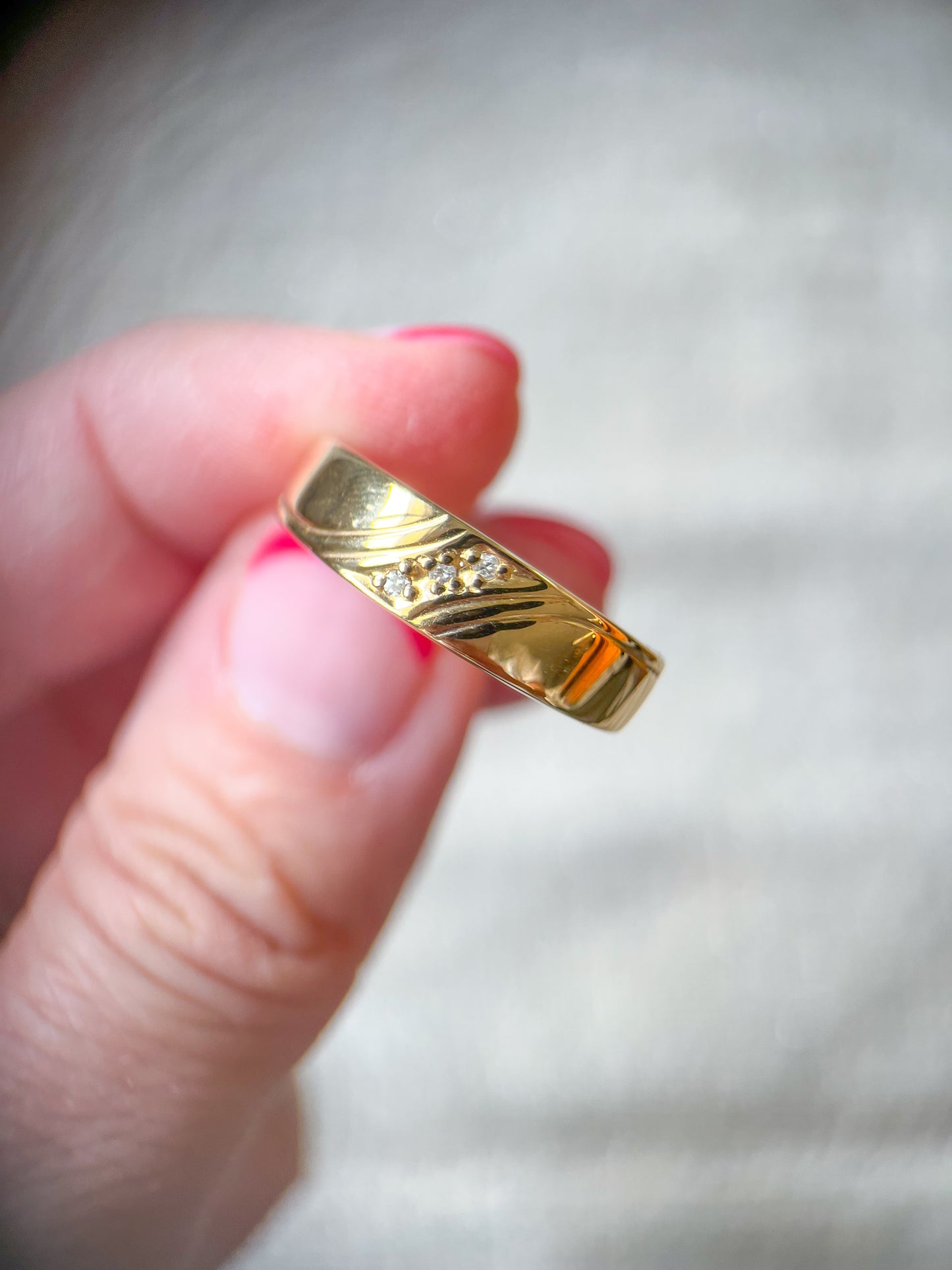 Vintage Natural Diamond 14k Yellow Gold Band