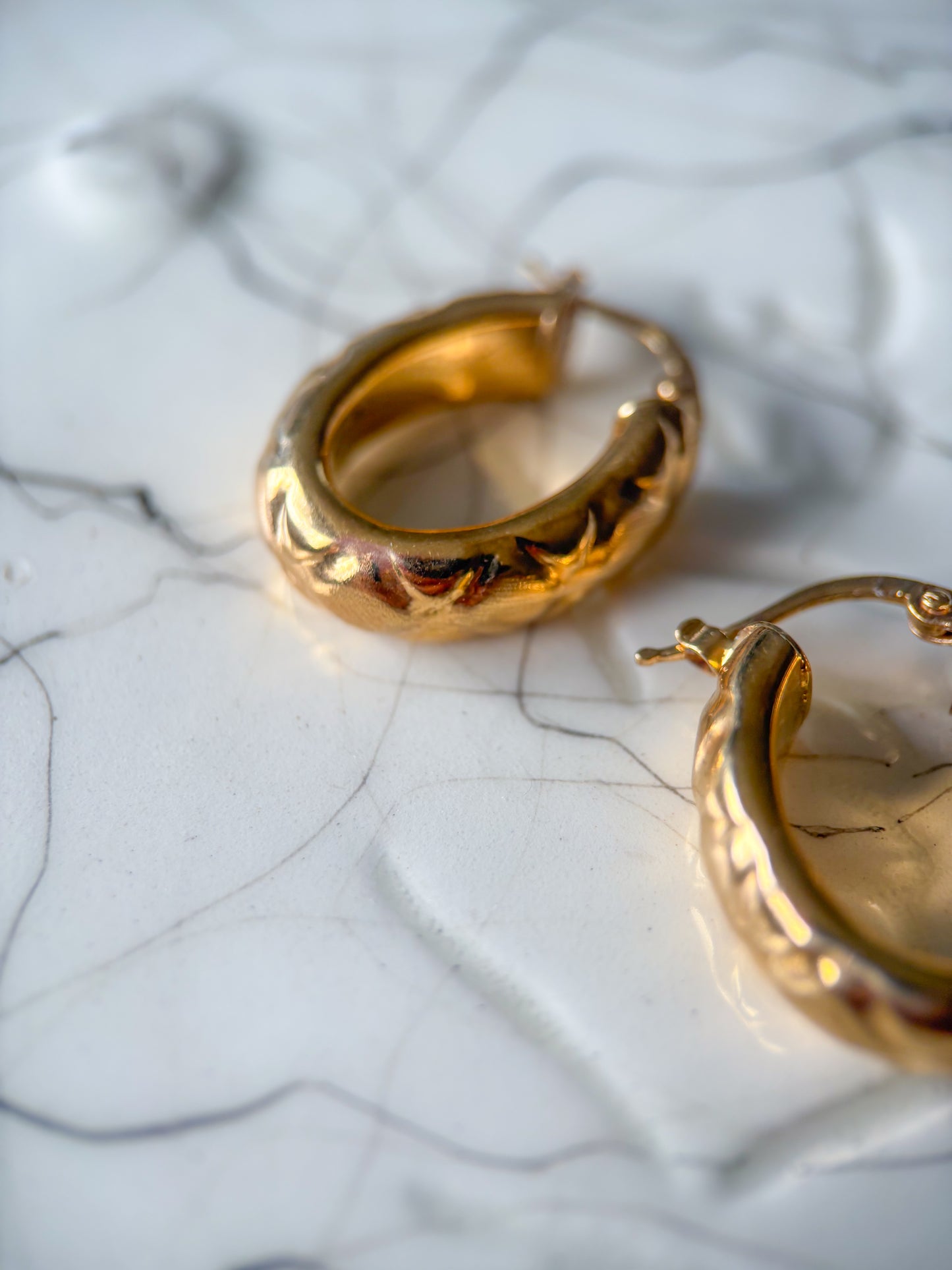 Vintage 14k Yellow Gold Quilted Puffy Oval Shaped Hoops