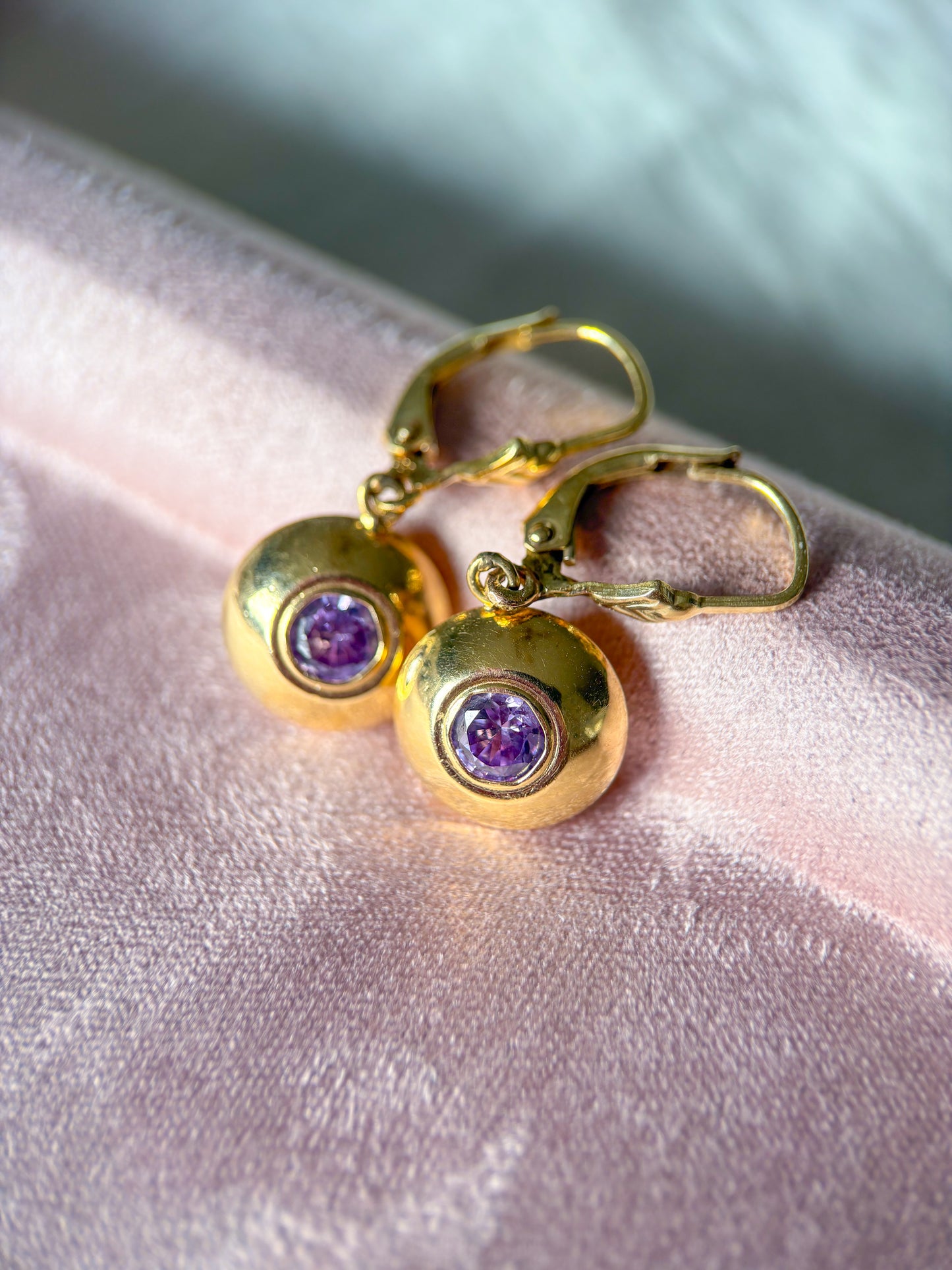Vintage Natural Round Amethyst 14k Yellow Gold Drop Earrings