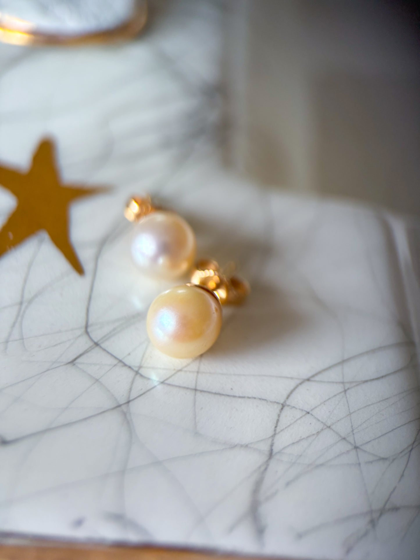 Vintage Pearl Stud 14k Yellow Gold Earrings