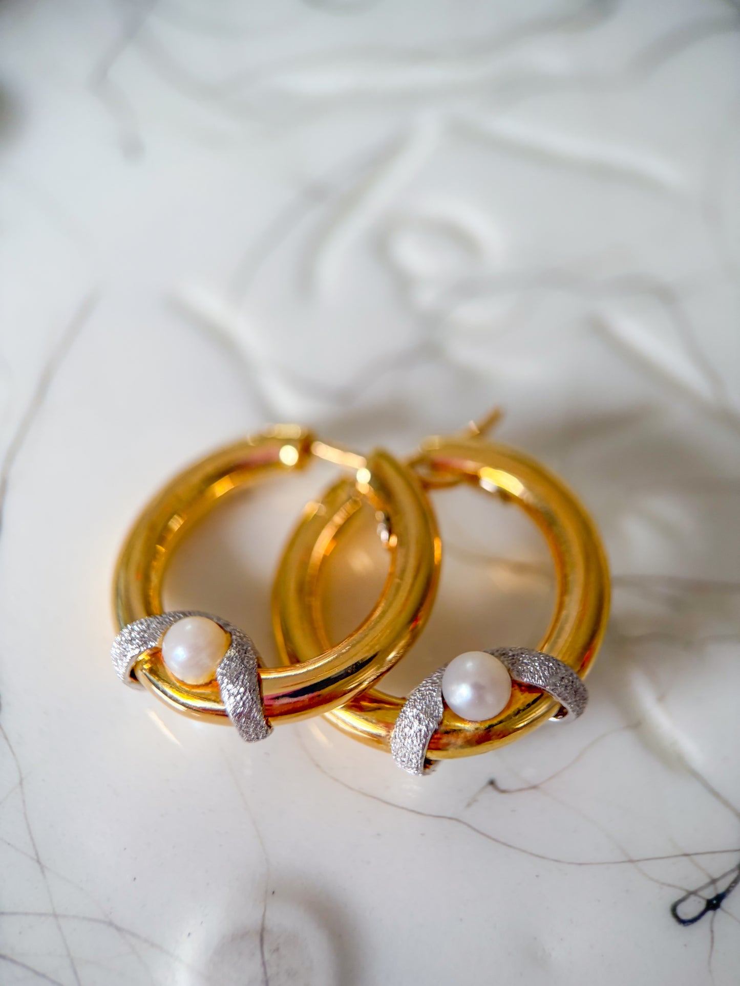 Vintage 18k Yellow Gold Thick Tube Hoops Pearls