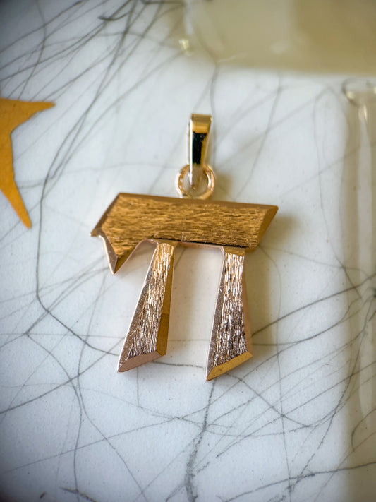 Vintage Etched Chai 14k Yellow Gold Charm