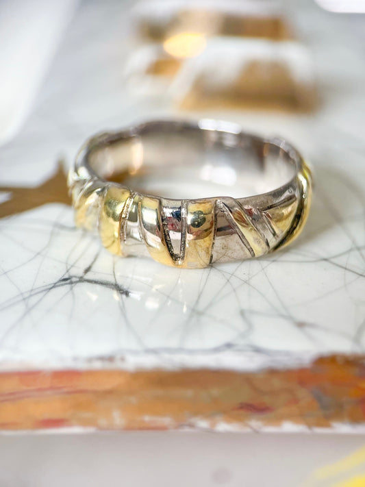 Vintage Two Toned Decorative 14k Yellow and White Gold Band Ring