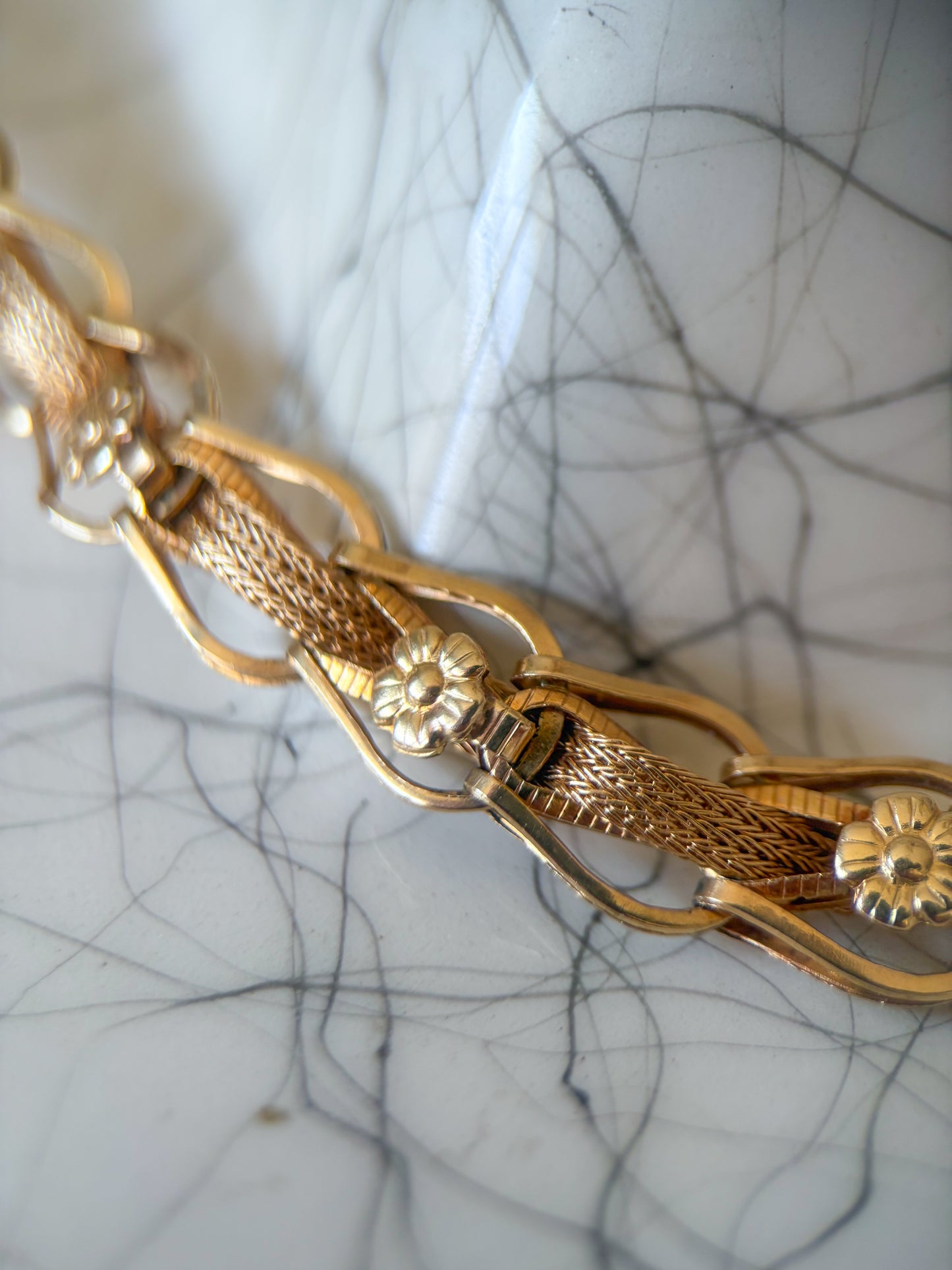 Vintage Link Bracelet with Flowers 14k Yellow Gold 7 Inch Bracelet