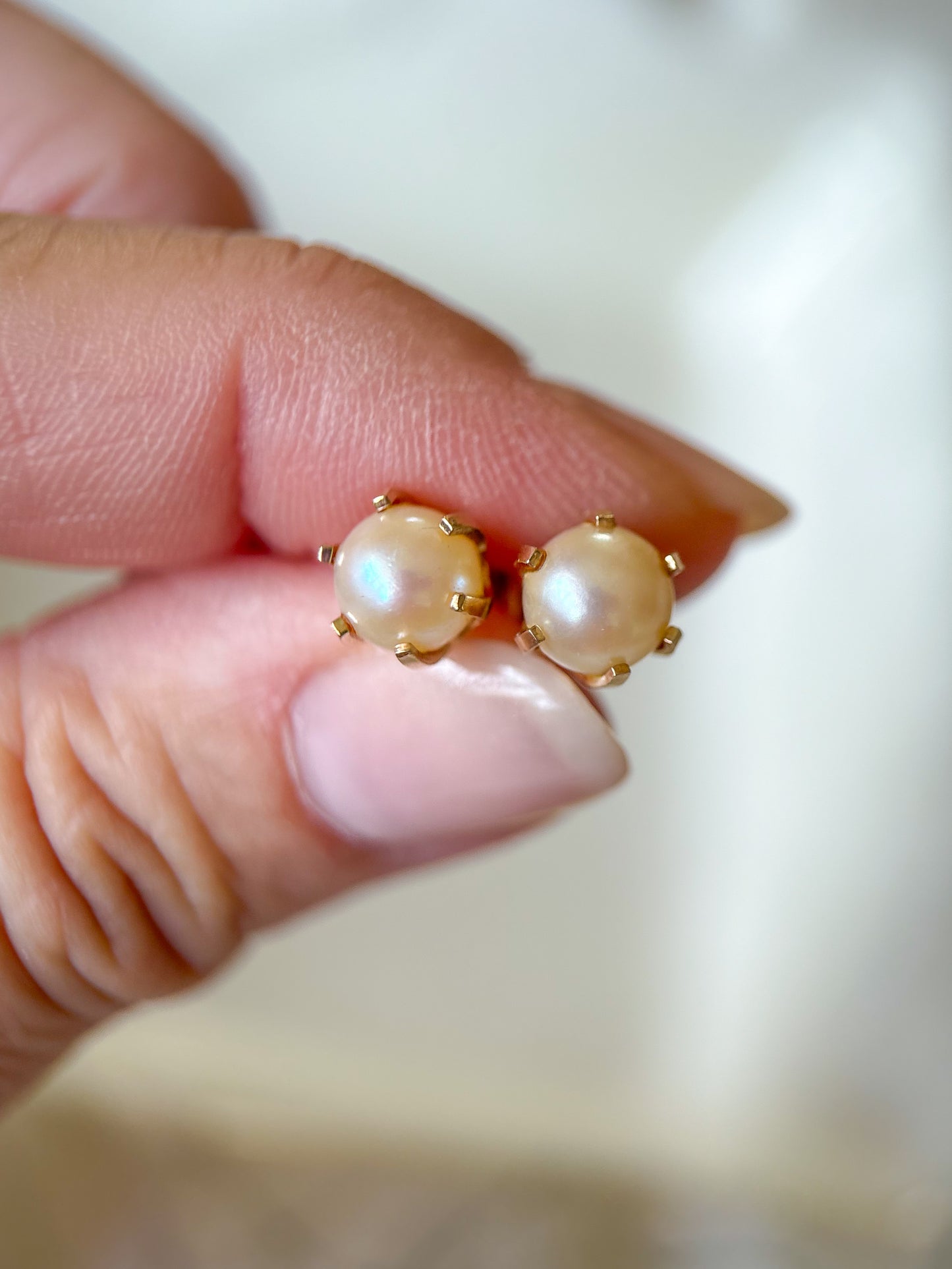 Vintage Pearl Stud 14k Yellow Gold Earrings