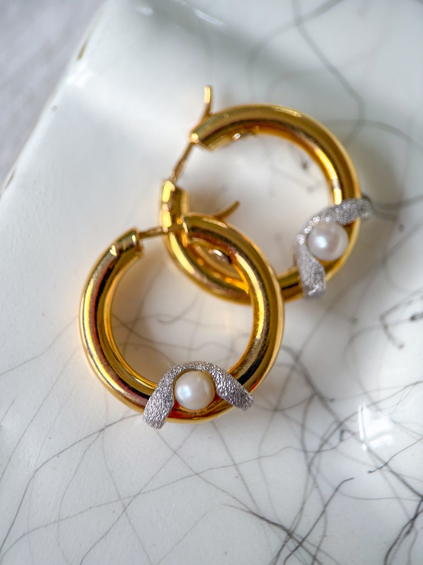 Vintage 18k Yellow Gold Thick Tube Hoops Pearls
