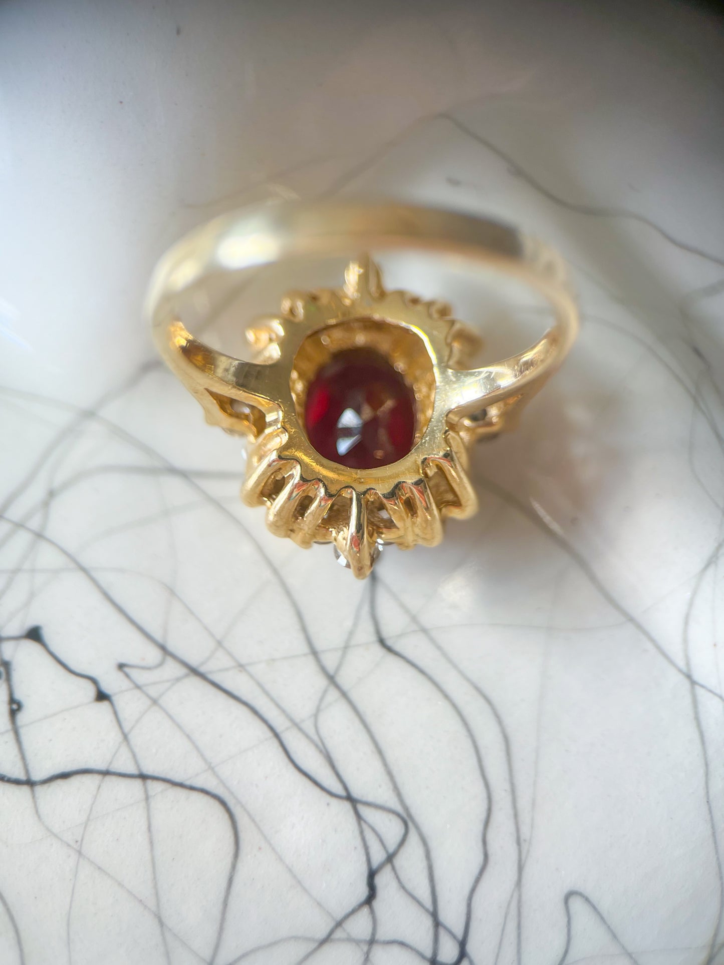 Vintage Natural Oval Garnet and Diamond 14k Yellow Gold Ring
