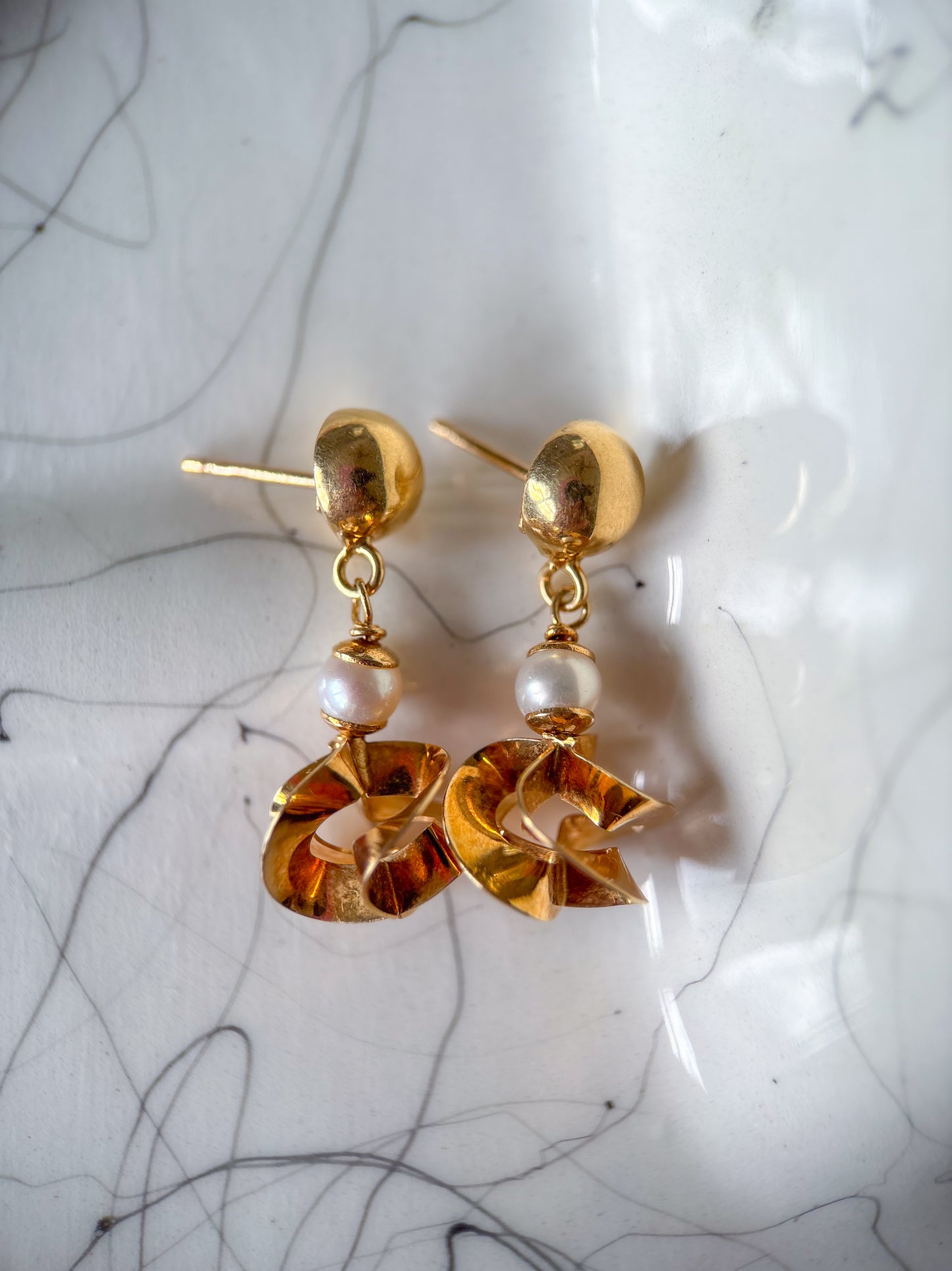 Vintage Pearl Dangle Stud 14k Yellow Gold Earrings
