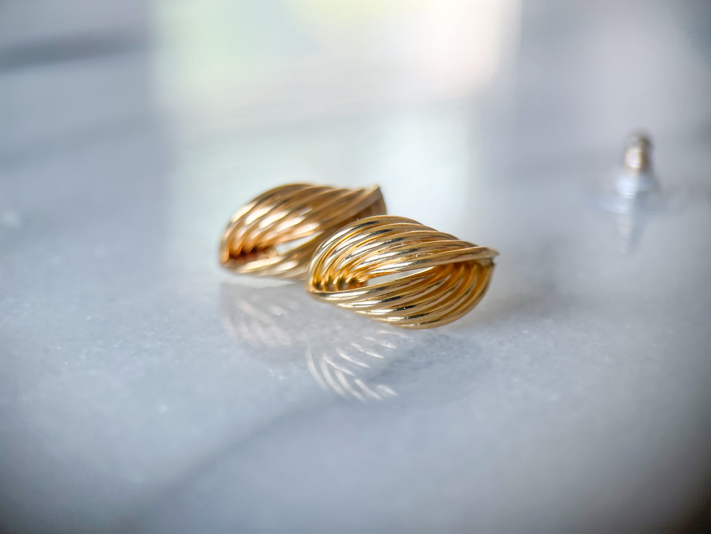 Vintage Shell 14k Yellow Gold Stud Earrings