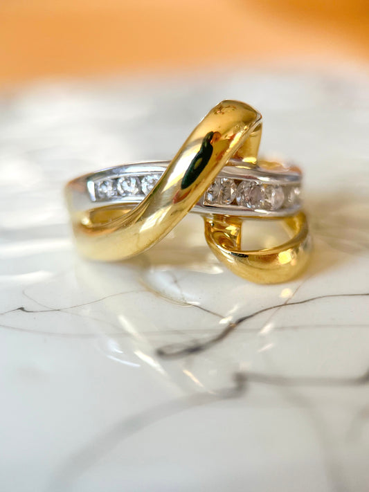 Vintage Natural Diamond Two Toned 18k White and Yellow Gold Ring