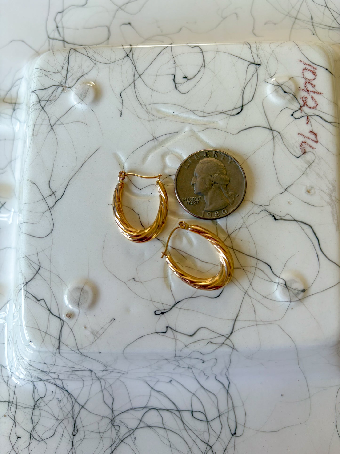 Vintage Twist 10k Yellow Gold Oval Hoop Earrings