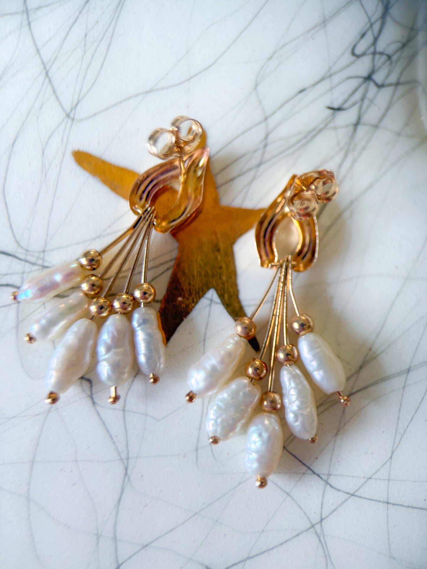 Vintage Pearl Dangle 14k Yellow Gold Earrings