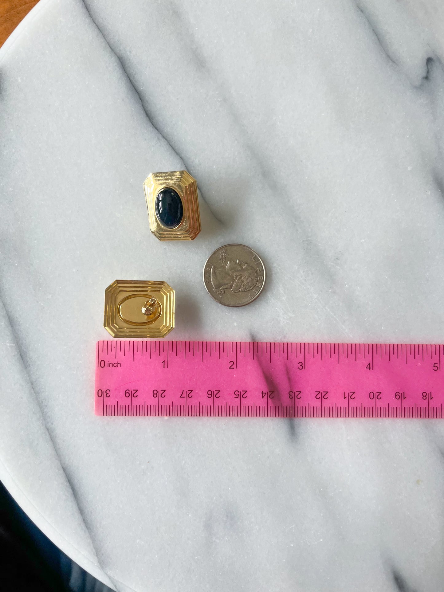 Vintage Oval Onxy and 14k Yellow Gold Stud Earrings