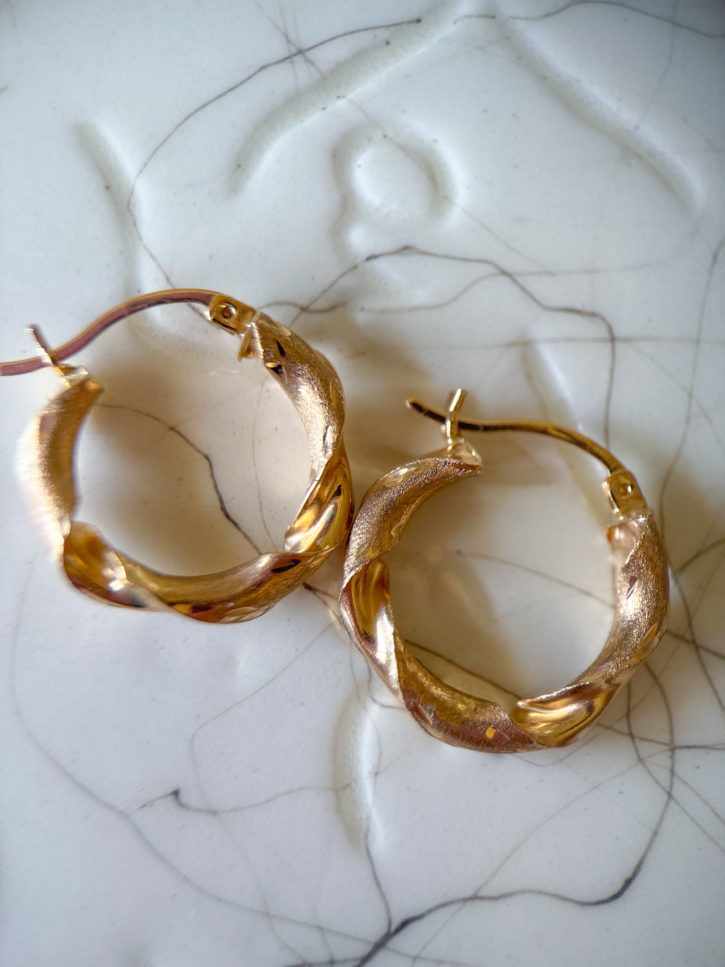 Vintage Twist 10k Yellow Gold Hoop Earrings