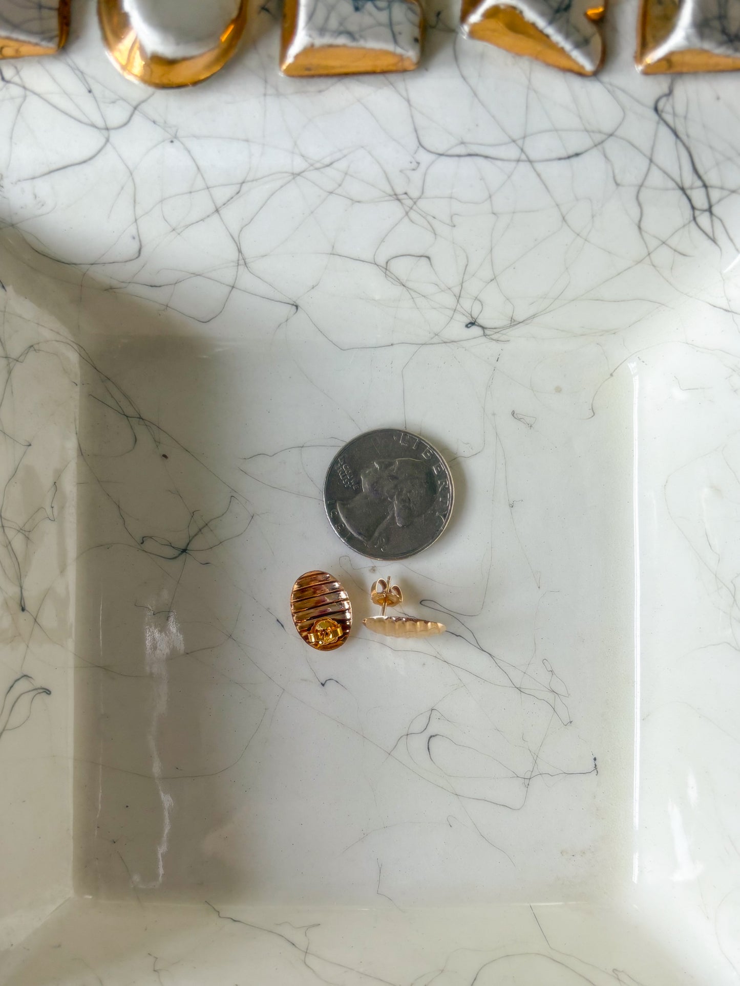 Vintage Oval Ribbed Stud 14k Yellow Gold Earrings