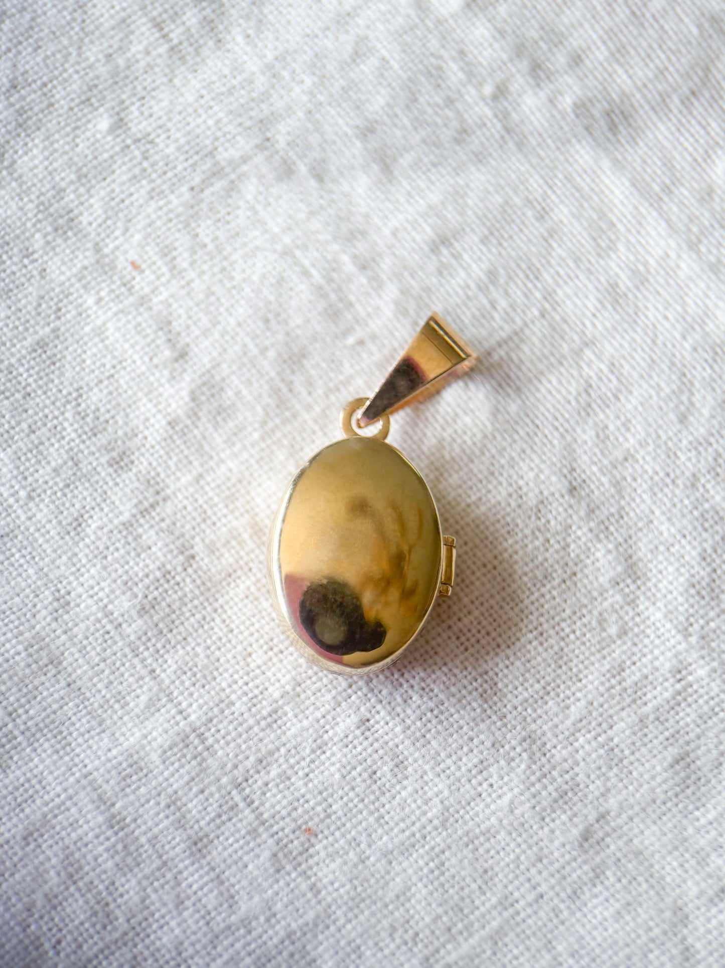 Vintage Oval Locket 10k Yellow Gold Charm