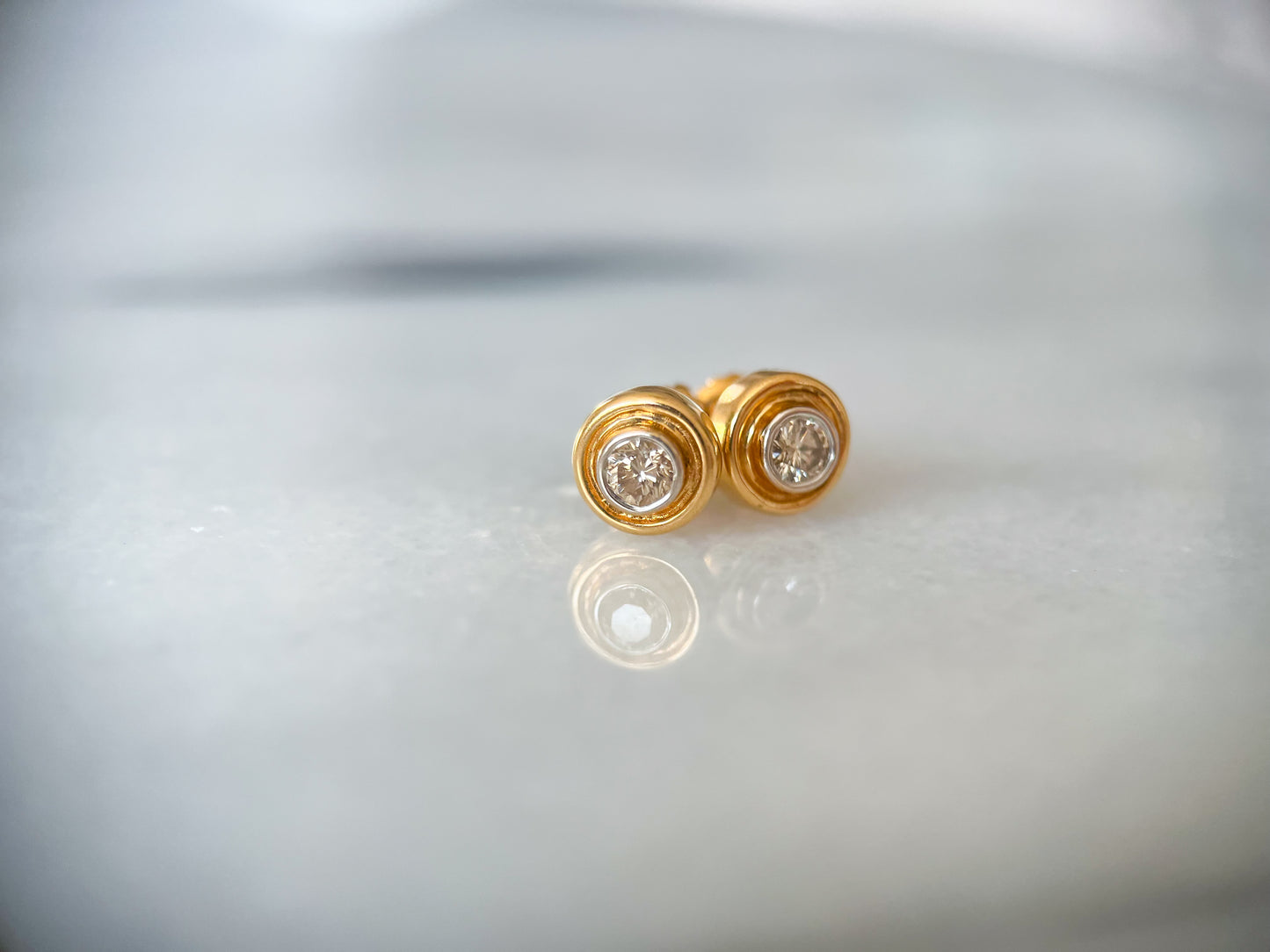 Vintage Natural Diamond 14k Yellow Gold Stud Earrings