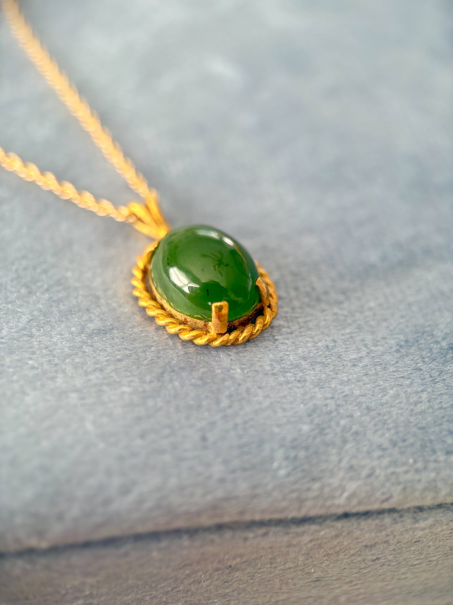 Vintage Jade 18k Yellow Gold Charm
