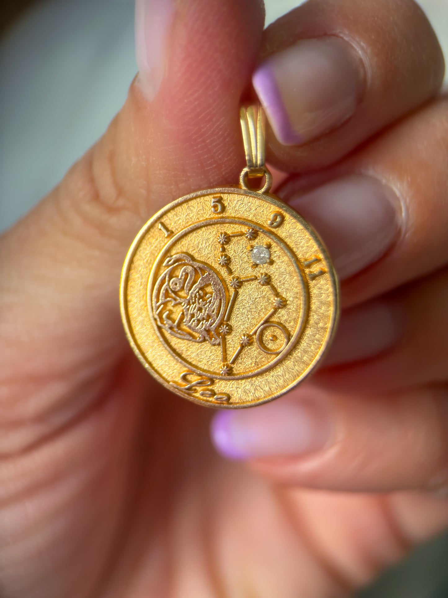 Vintage Leo Zodiac Sign with Natural Diamond 10k Yellow Gold Charm