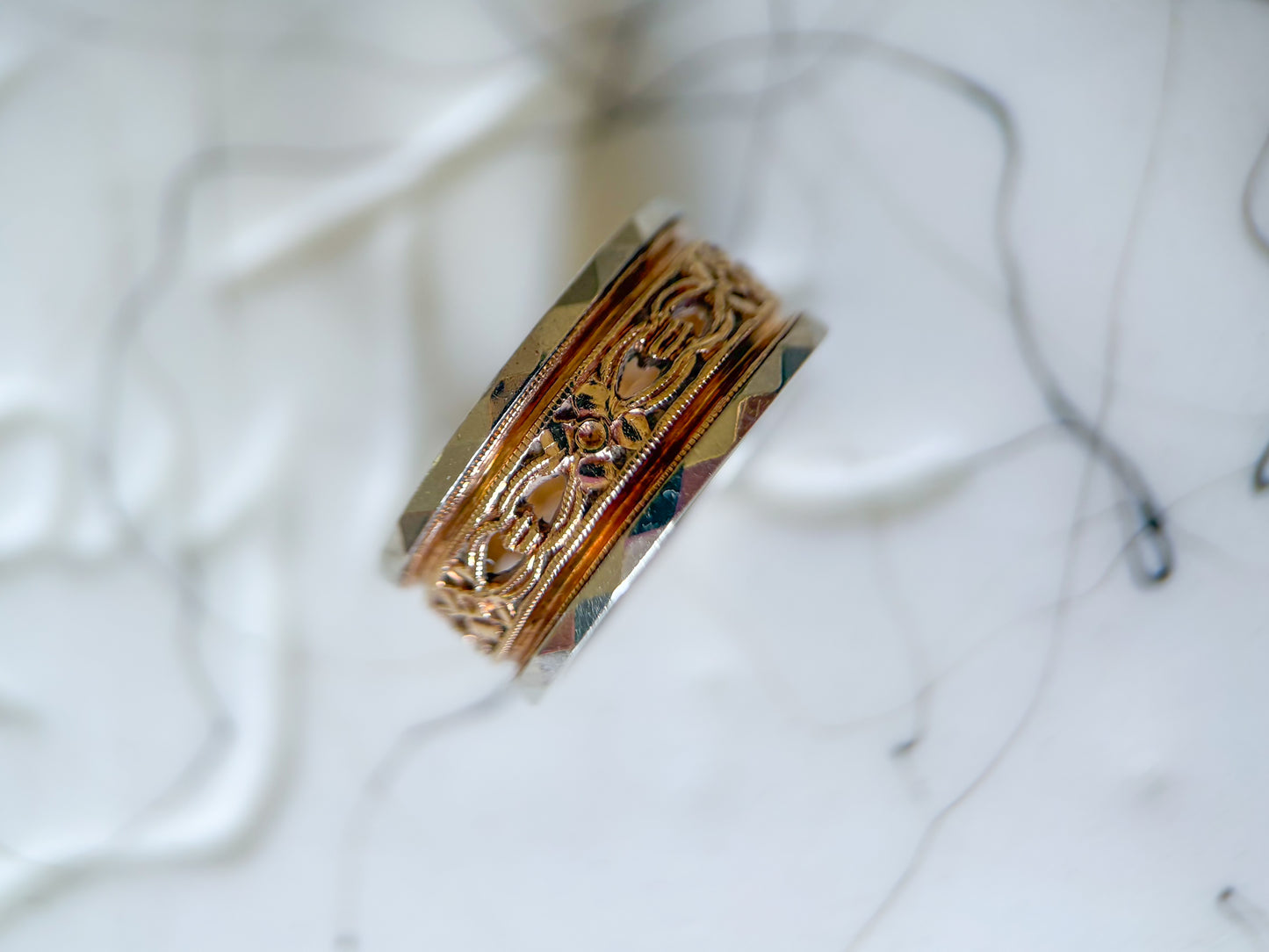 Vintage Two Toned 14k White and Yellow Gold Band Ring, Size 6.5