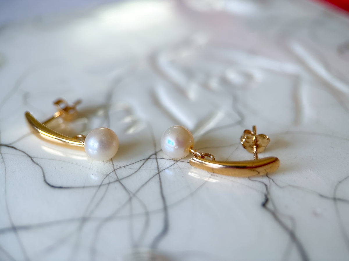 Vintage Pearl Dangle 14k Yellow Gold Earrings