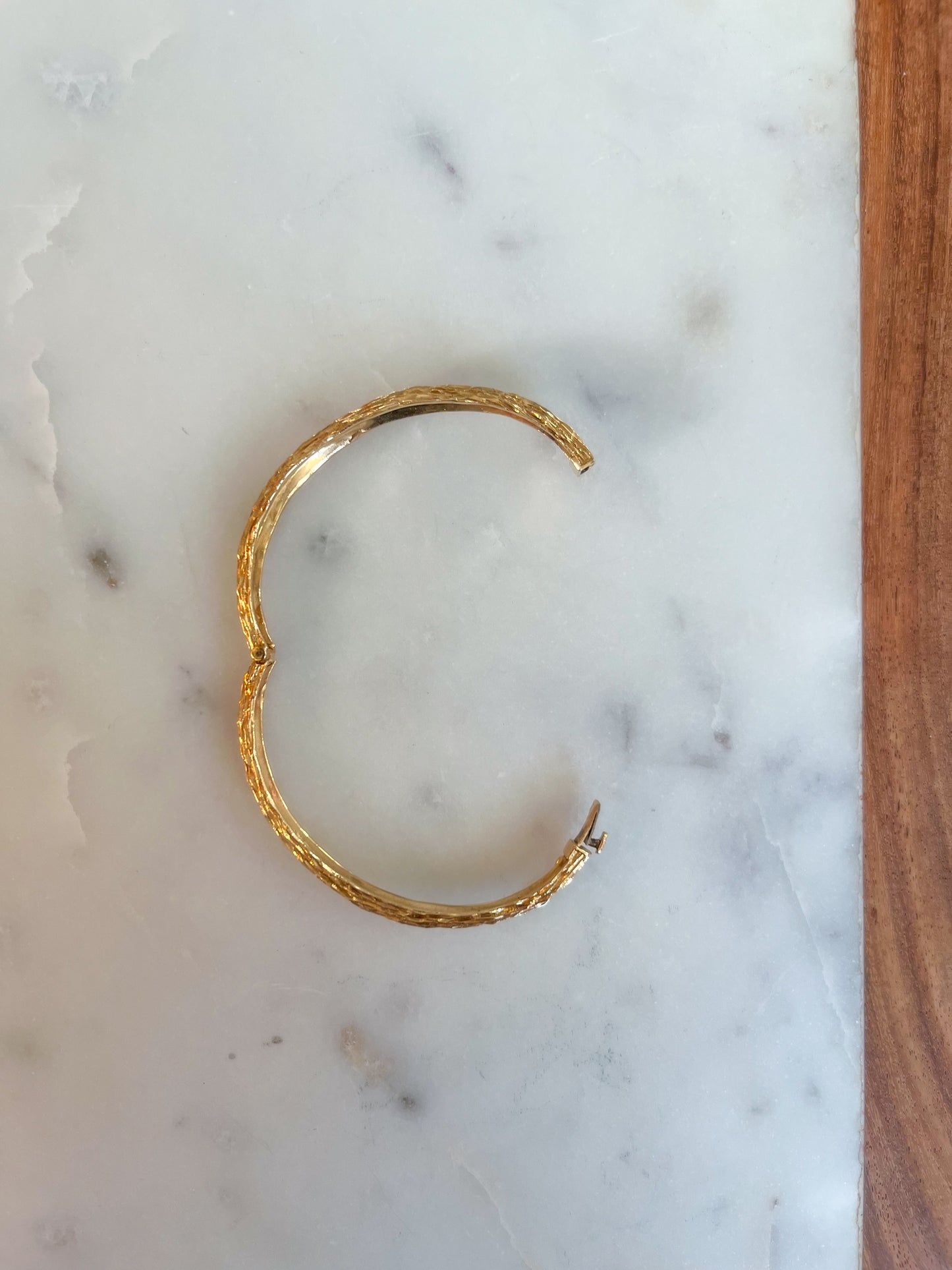 Vintage Textured 14k Yellow Gold Bangle