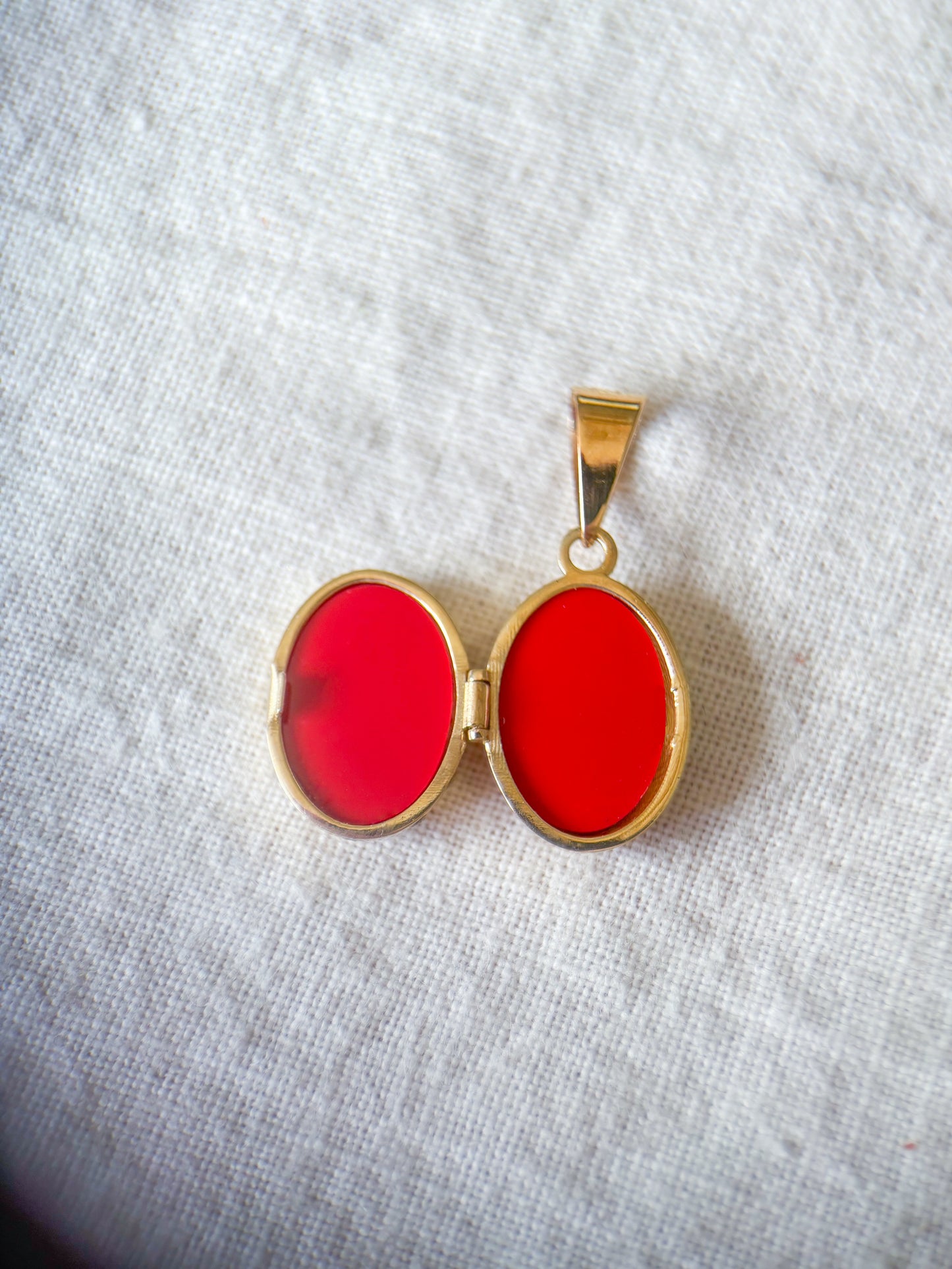 Vintage Oval Locket 10k Yellow Gold Charm