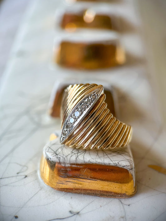 Vintage Natural Diamond Ribbed 14k Yellow Gold Ring
