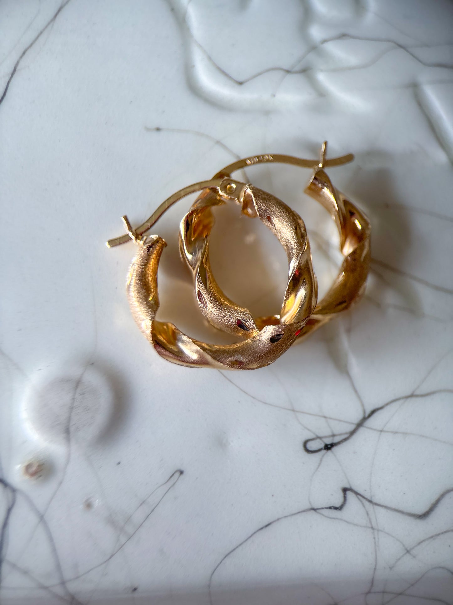 Vintage Twist 10k Yellow Gold Hoop Earrings