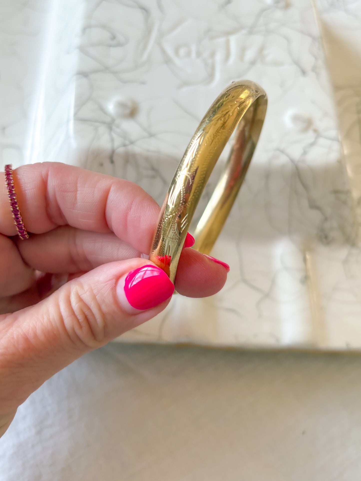 Vintage Chunky 14k Yellow Gold Hinged Bangle