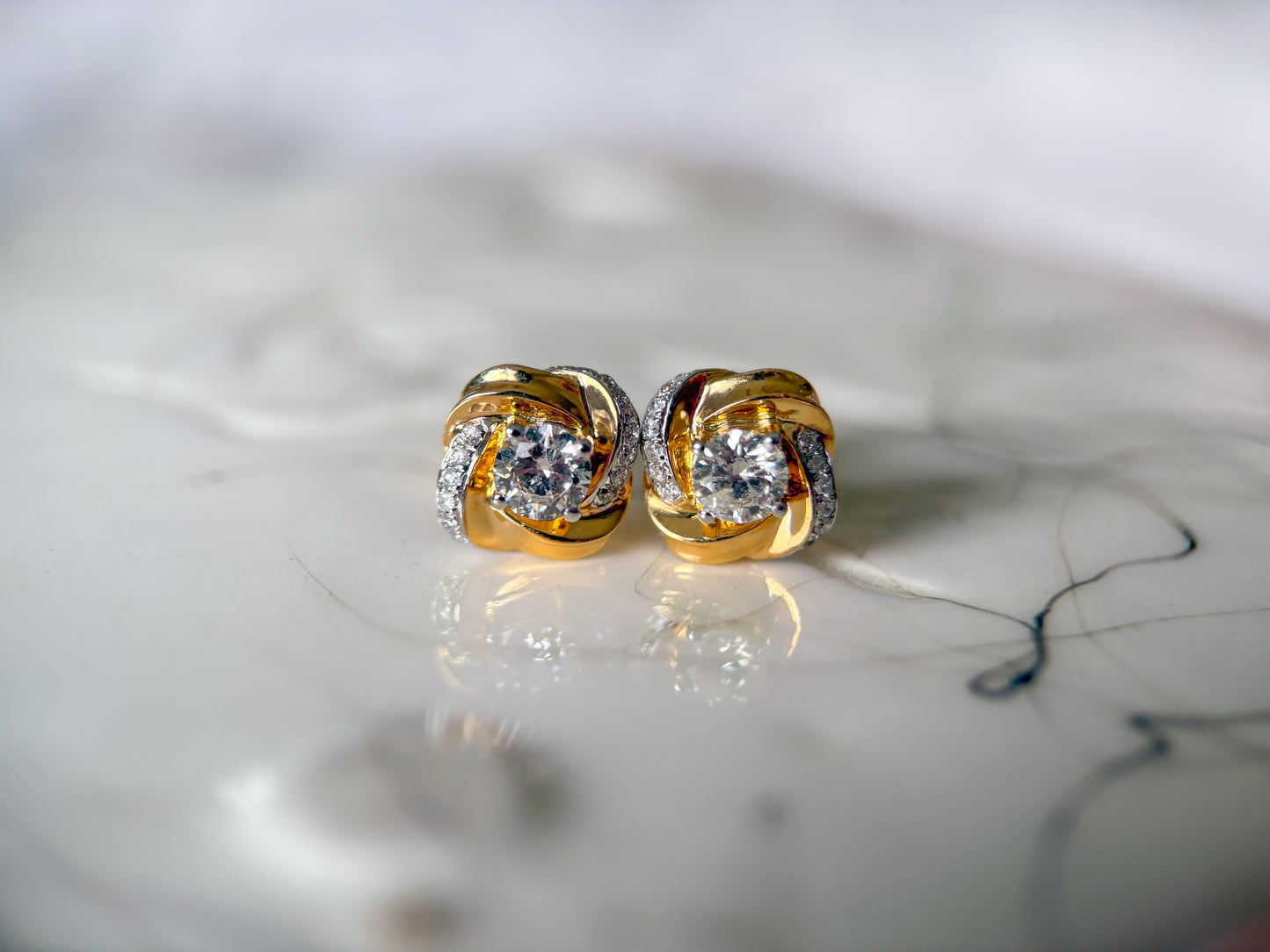 Natural Diamond 14k Yellow Gold Knot Stud Earrings